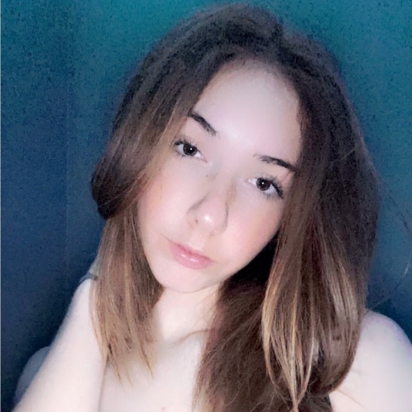 Meet your Posher, Briana - Picture 1 of 1